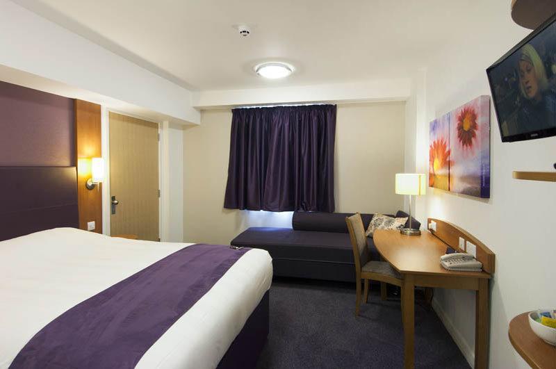 Premier Inn 邓弗里斯 外观 照片